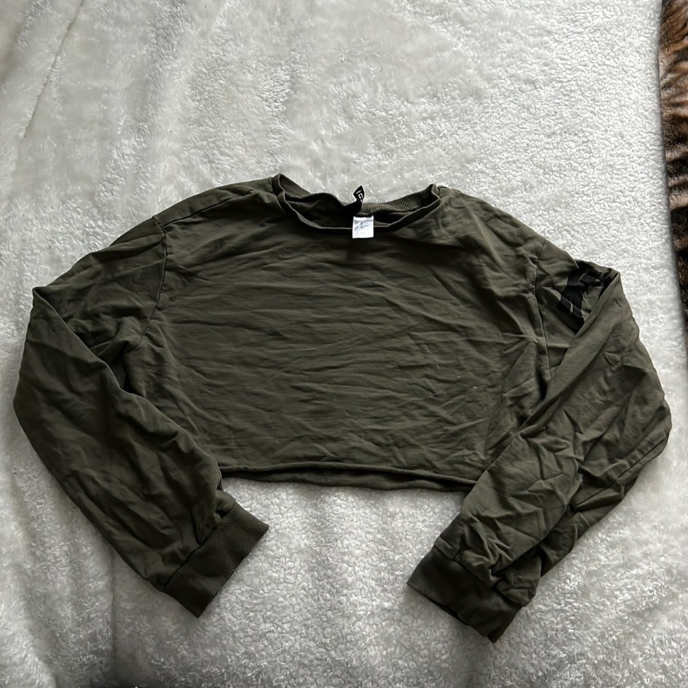 H&M Size XS Green crop top